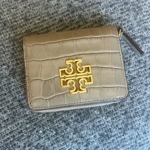 Tory Burch Britten Bifold Wallet